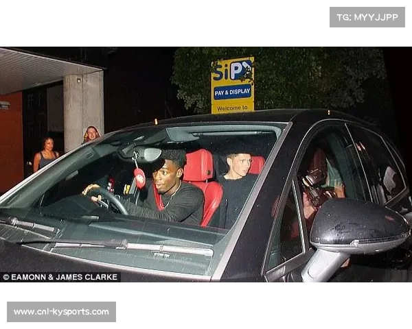 梅拉布夺冠后频繁现身夜店并出席斯特林婚礼引关注 梅拉布夺冠后频繁现身夜店并出席斯特林婚礼引关注