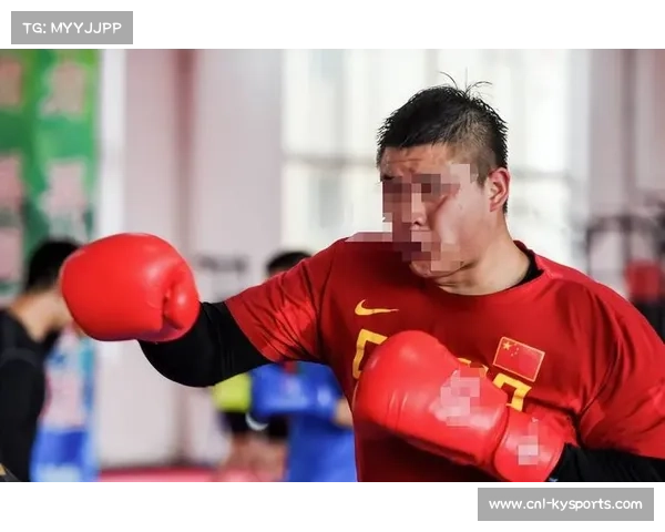 36岁中国拳手陈珙讲述减重50公斤走上职业路，洲际拳王泪洒夺冠瞬间